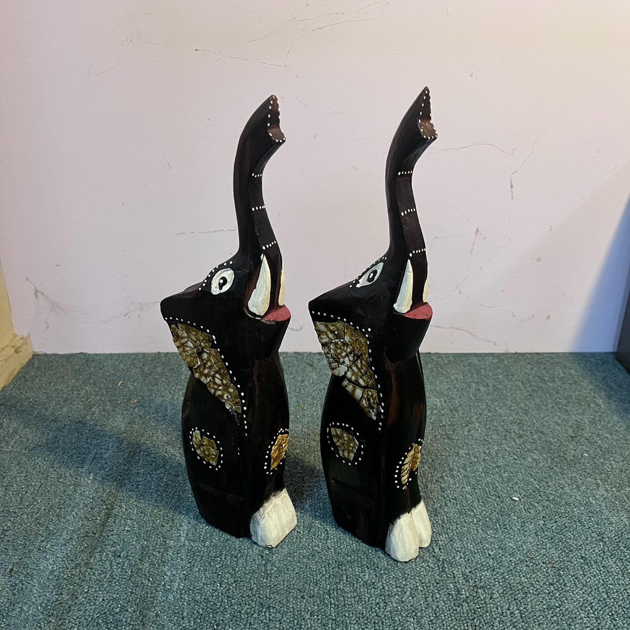 Decorative Balinese elephants 峇里島大象擺飾
